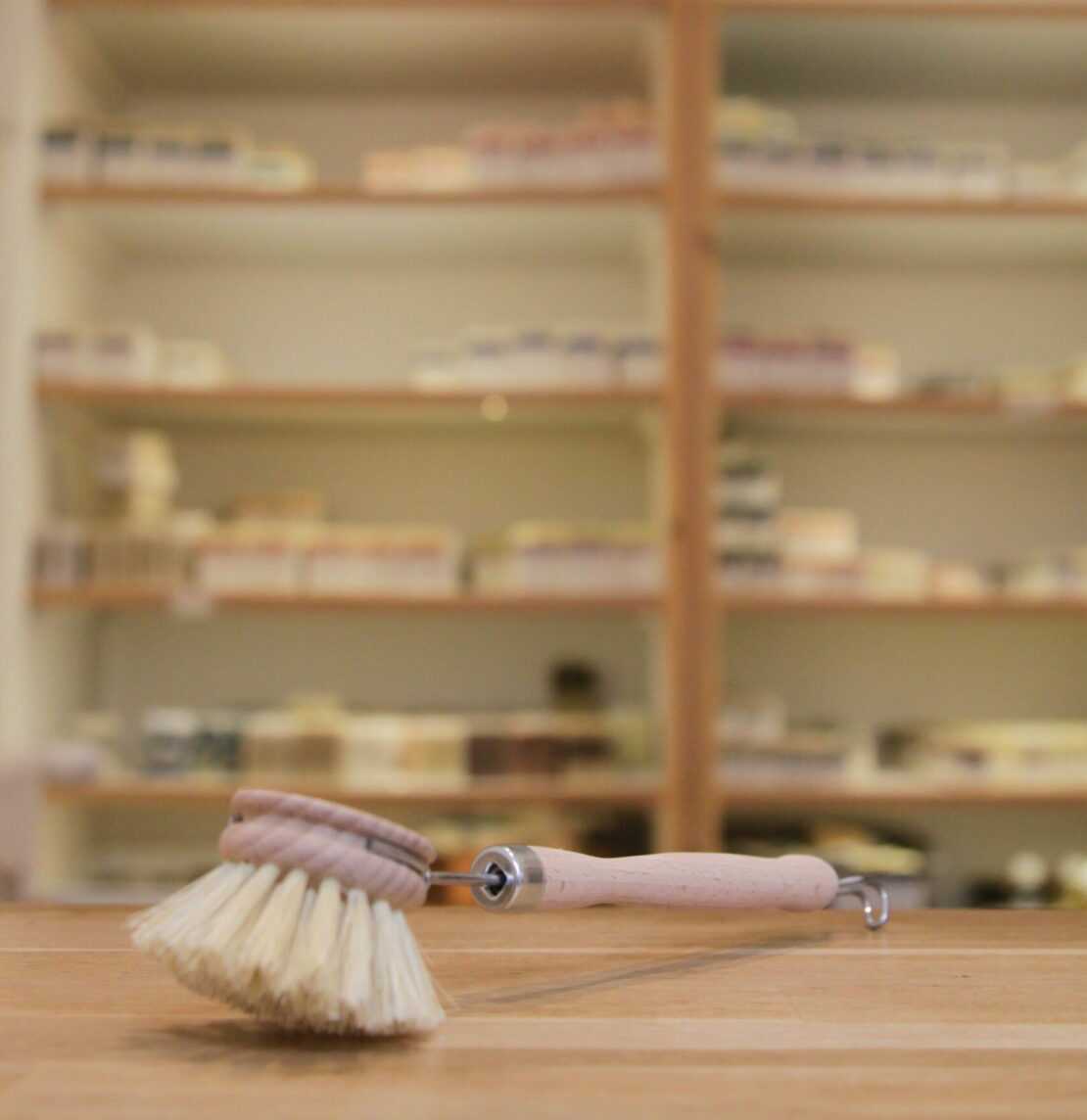 Brosse vaisselle en bois et fibres végétales - recharges en option